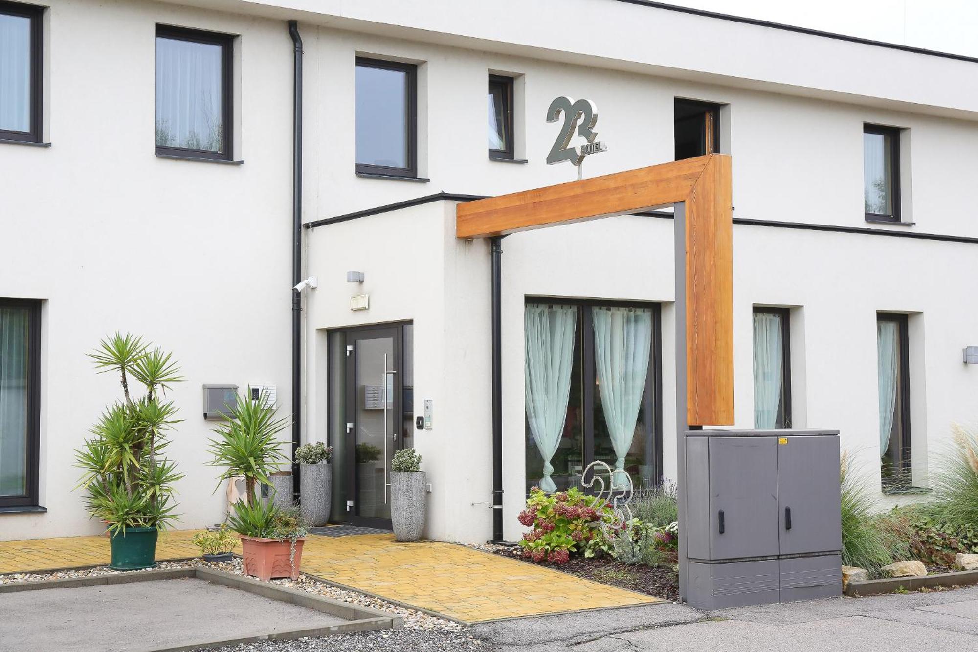 23-Hotel Schwadorf bei Wien エクステリア 写真