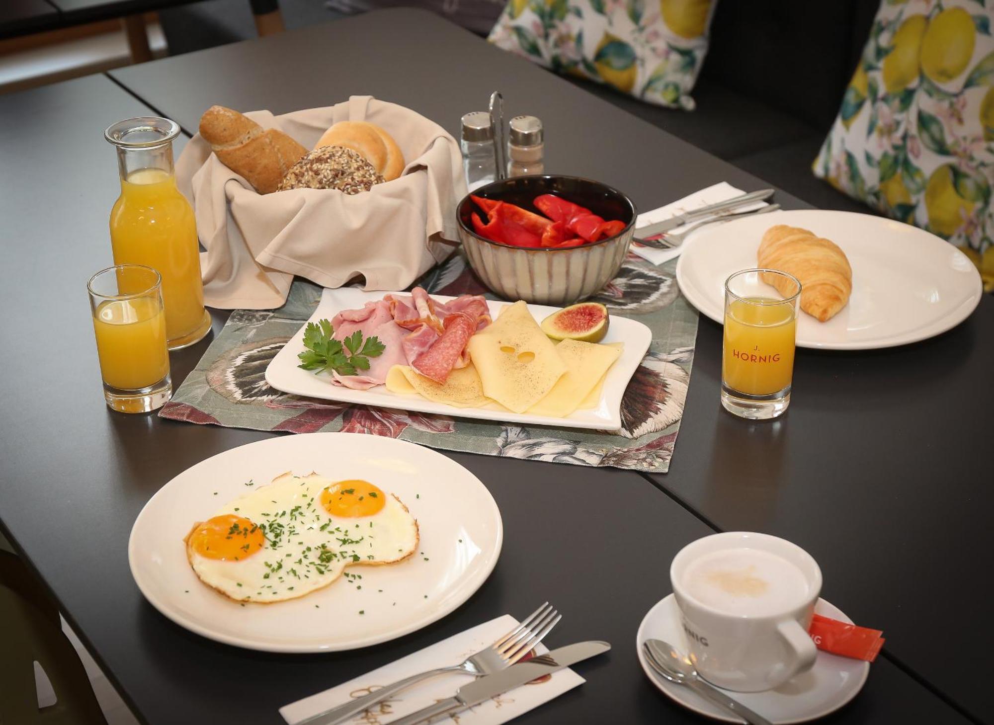 23-Hotel Schwadorf bei Wien エクステリア 写真